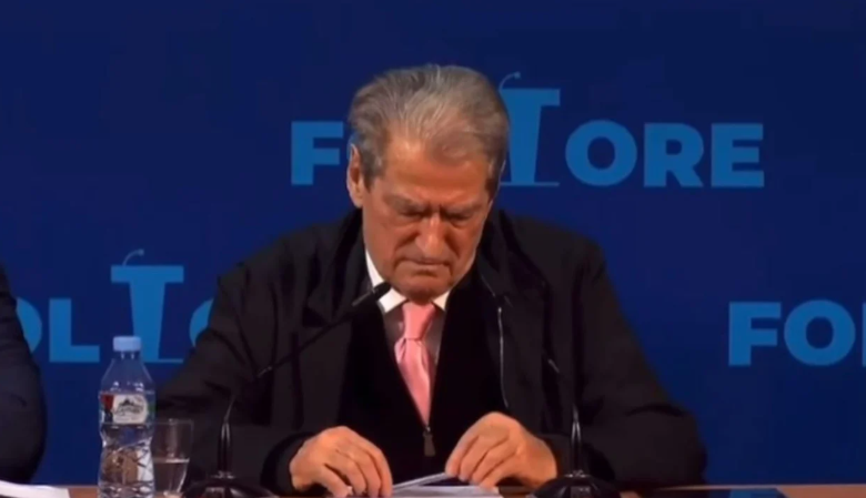 Sali Berisha kërkon falje për firmat e demokratëve për zgjedhjen e Avokatit të Popullit
