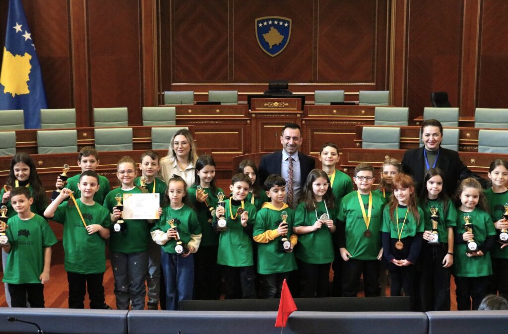 Kryetari Basha mirëpriti 21 nxënësit të cilët përfaqësuan Kosovën në 15th Brainobrain International Competition në Dubai