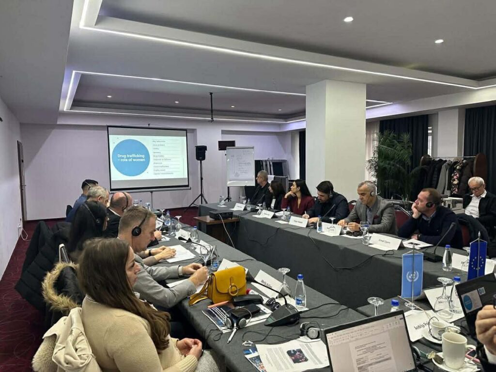 Dogana e Kosovës dhe UNODC forcojnë kapacitetet e Njësisë së Kontrollit të Aeroportit në ANP