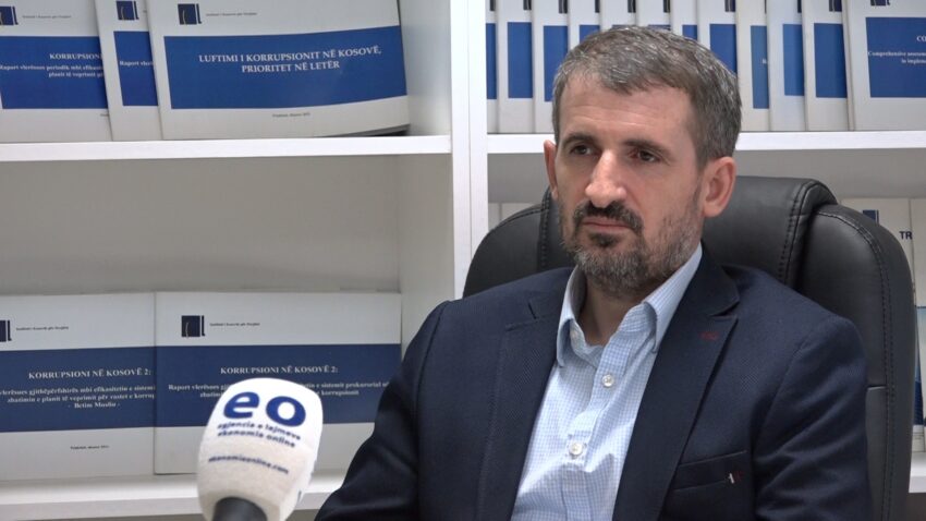 Ehat Miftaraj ironizon sloganin e LVV-së: “Ka siguri e begati, por Prishtina s’ka rrymë”