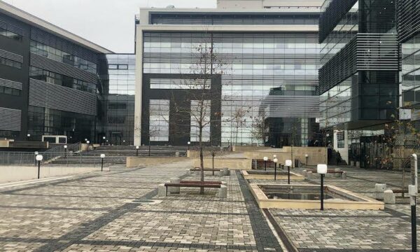 Ish-ministri Fadil Ismajli dhe gjashtë zyrtarë të tjerë përballen me paraburgim për korrupsion