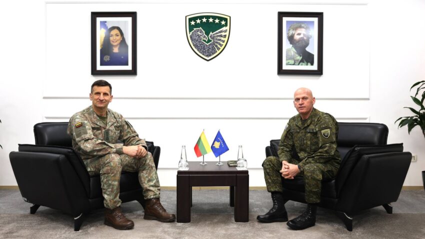 Komandanti i FSK-së priti Shefin e Mbrojtjes së Lituanisë, theksohet forcimi i bashkëpunimit ushtarak