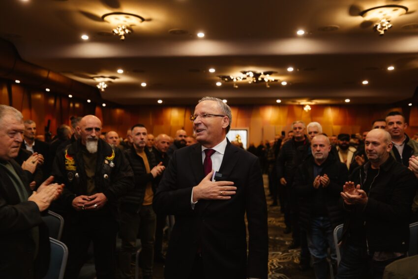 Bedri Hamza: Veteranët janë mburoja e shtetit, PDK garanton mbrojtjen e dinjitetit të UÇK-së