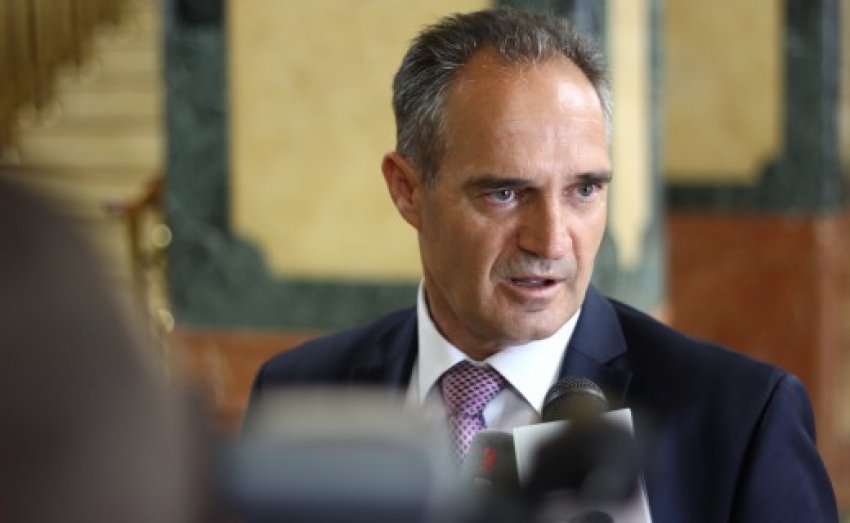 Hasani bën thirrje për shkrirjen e Limajt në PDK