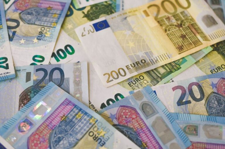  Kosovarit dhe shtetasit gjerman i kapen në veturë mbi 138 mijë euro