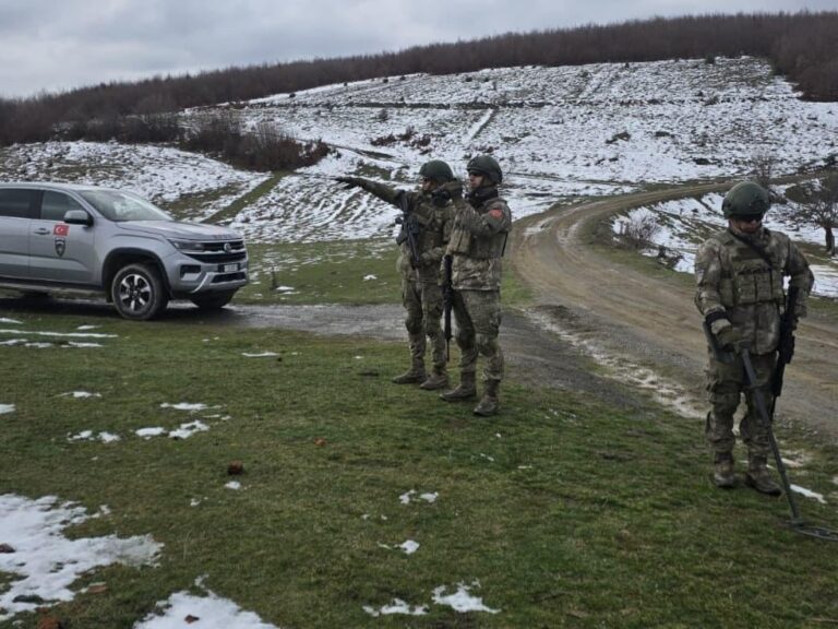 KFOR zhvillon patrulla përgjatë Vijës Kufiri Administrativ (ABL) dhe në mbarë Kosovën