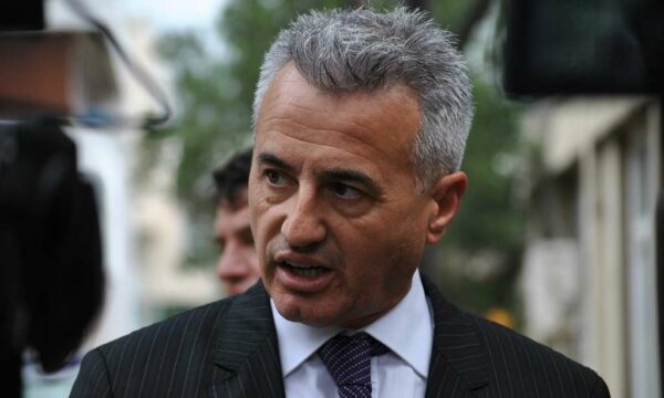 Koci i reagon Osmanit: Fotoja montazh me photoshop, nuk do reagim