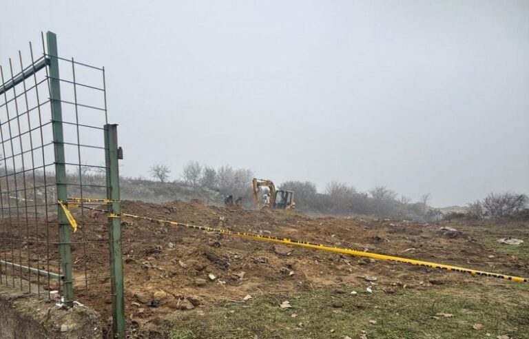 Gërmime në Rahovec, gjenden mbetje mortore që dyshohet t’u përkasin të zhdukurve të luftës