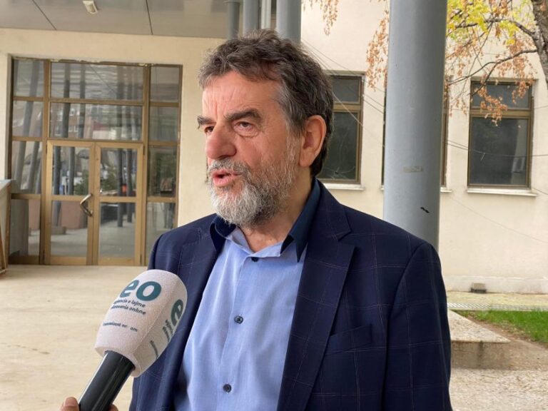 Krasniqi paralajmëron për realitet politik “abnormal” para fushatës parazgjedhore në Kosovë