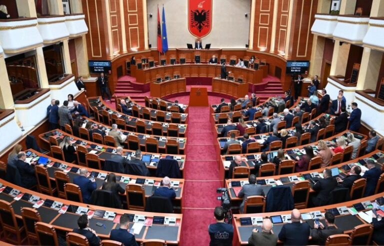 Kuvendi i Shqipërisë miraton 13 projektligje