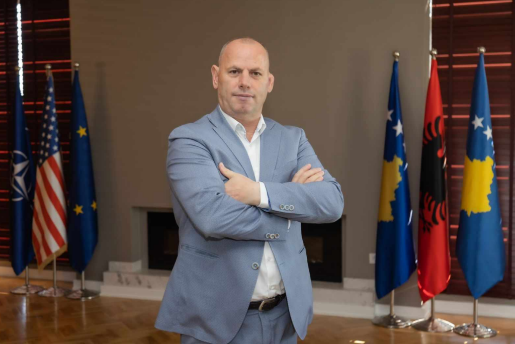 Lladrovci përmend figurat me të cilat PDK do të bëhej më e fortë