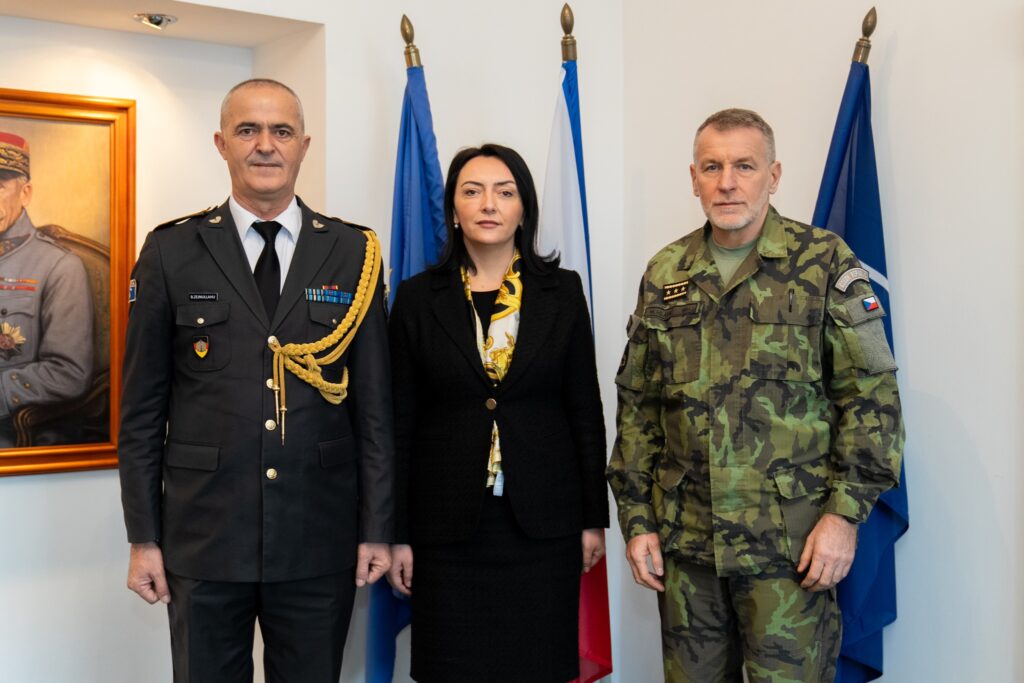 Kosova me atashe të mbrojtjes në Çeki, akreditohet Zejnullahu