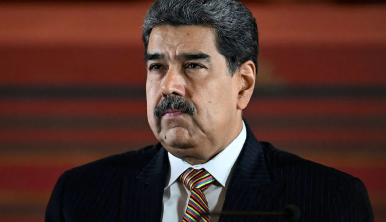 Maduro miraton fluturim për riatdhesimin e emigrantëve nga SHBA-ja