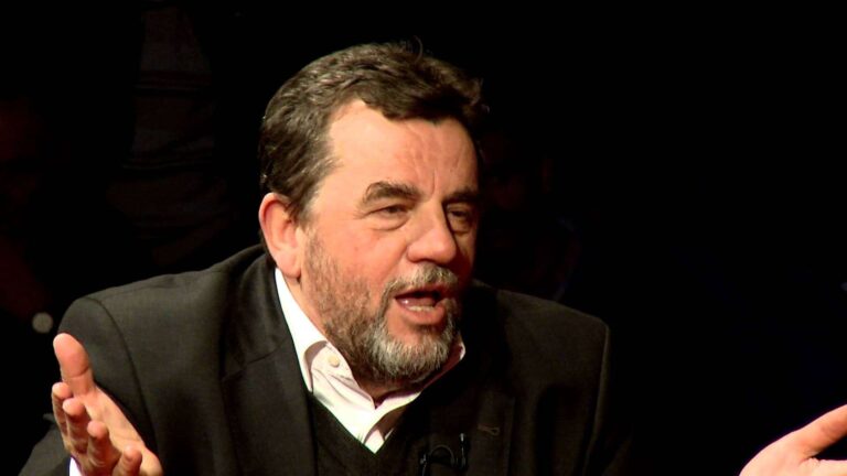 Analisti Krasniqi: Qeveria Kurti ushqen krizën dhe rrit rrezikun nga Serbia