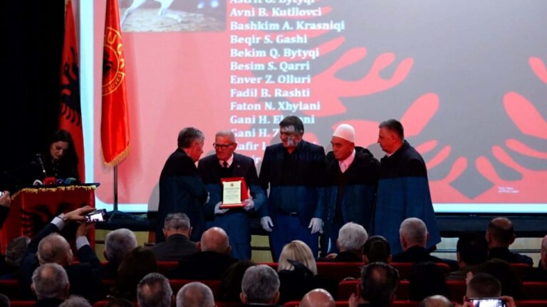 Akademi përkujtimore për Mujë Krasniqin dhe 41 dëshmorët e UÇK-së në 27-vjetorin e rënies së tyre