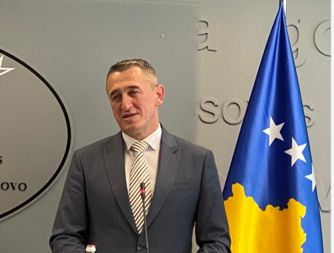 Rashiqi thotë se ka fituar një mandat, Lista Serbe pretendon 10 ulëse në Kuvend