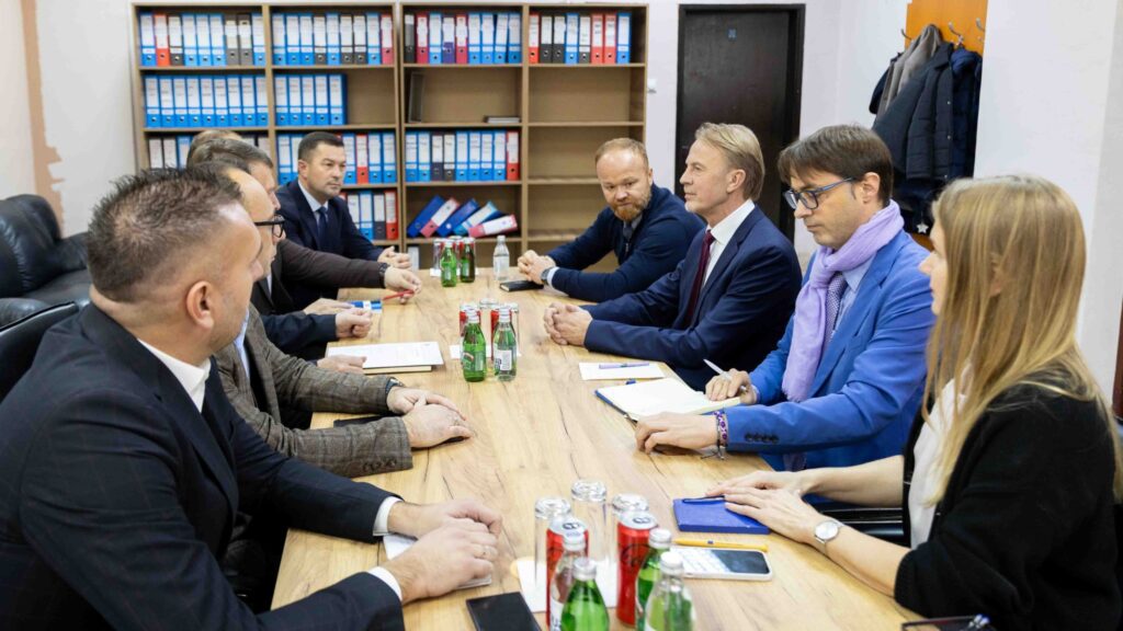 Orav takon kryetarët e rinj të komunave veriore