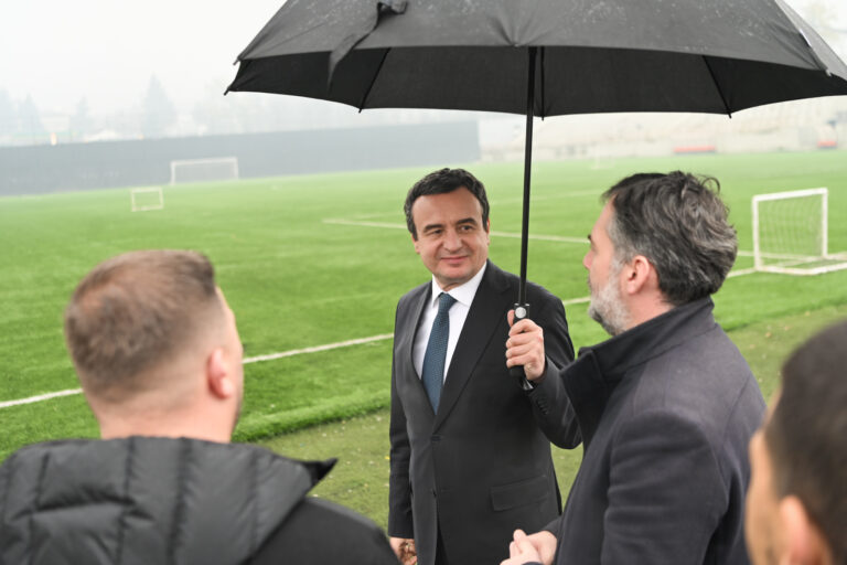 Kurti premton transformimin e stadiumit të Prizrenit