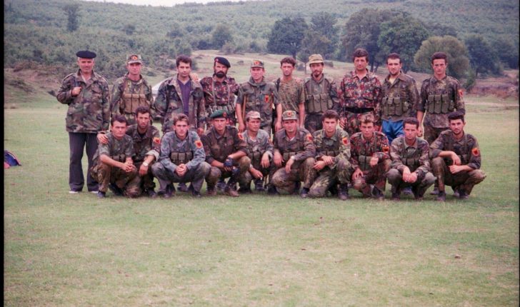 PDK përkujton Mujë Krasniqin – Kapuçin dhe 40 dëshmorët e UÇK-së: Sakrifica që mbetet amanet për Kosovën