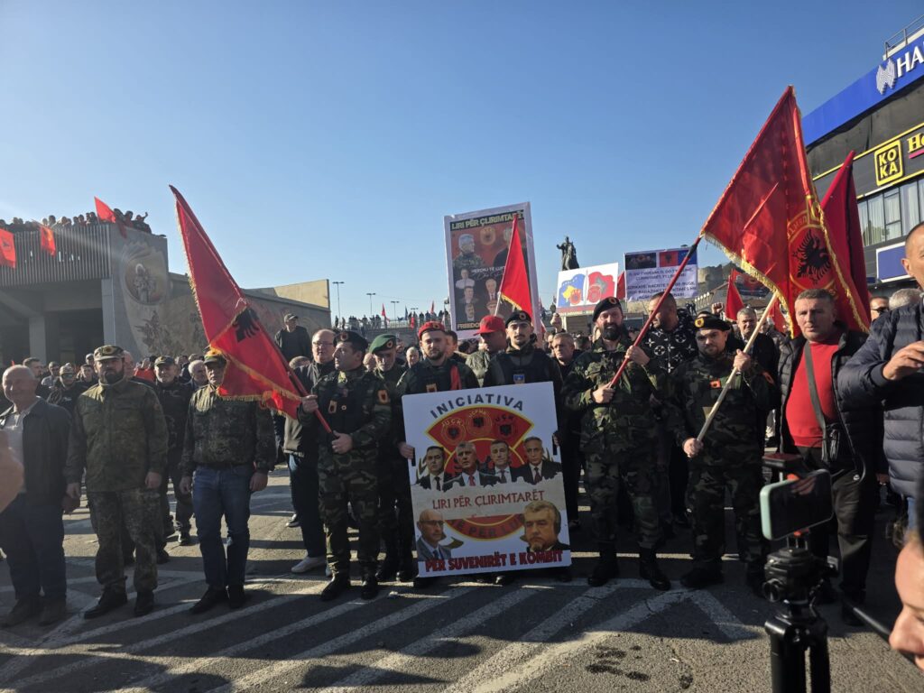 Fillon protesta në Shkup për ish-krerët e UÇK-së