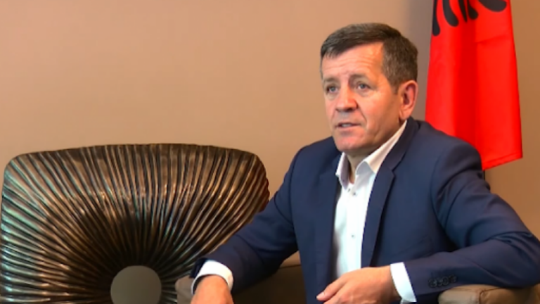 Rrustem Mustafa kritikon Albin Kurtin për shpenzimet ndaj ish-pjesëtarëve të UÇK-së në Hagë