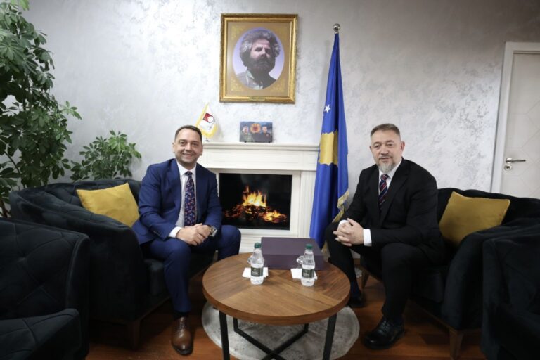 Lushtaku emëron Fadil Nurën nënkryetar komune