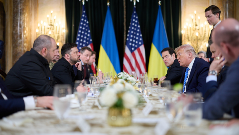 Zelensky: SHBA-të i kanë ofruar Ukrainës garanci sigurie për 15 vjet, paqja “90% e arritur”