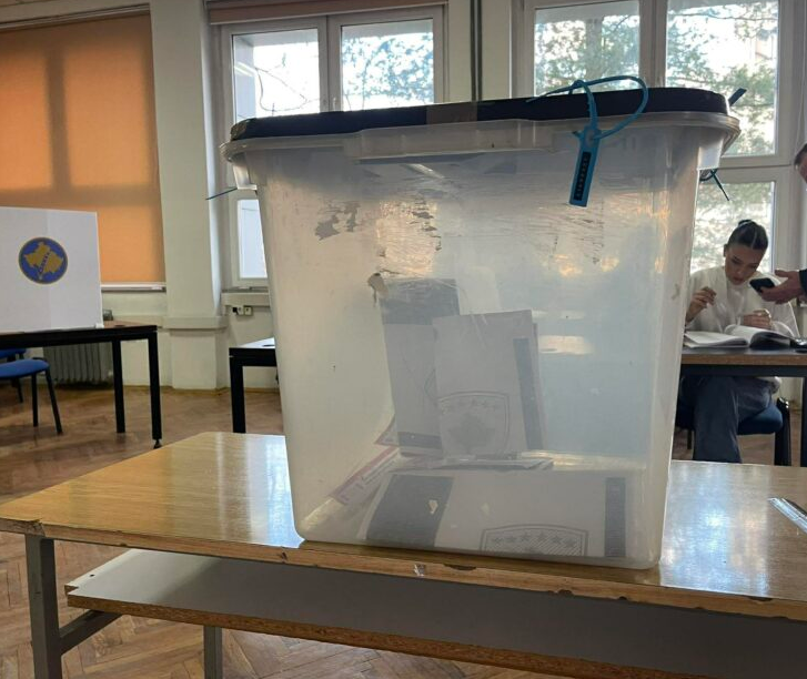 Dy persona në veri raportojnë presion për votë