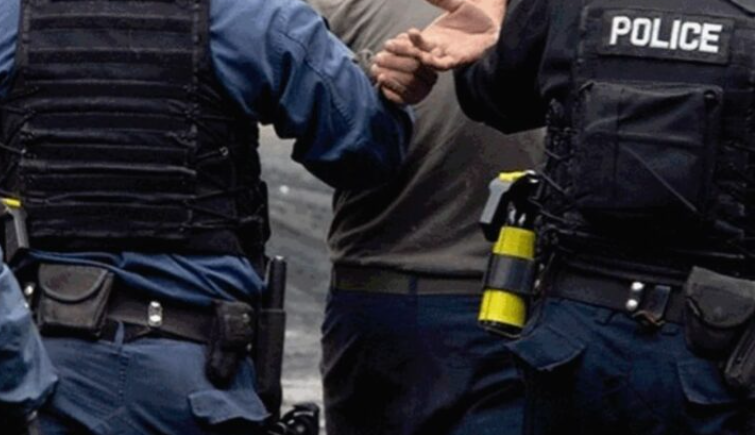 Policia sulmohet gjatë ndërhyrjes për dhunë në familje në Prizren