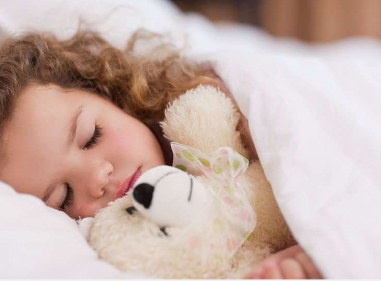 Fjetja herët i bën fëmijët më të shëndetshëm dhe më të mençur