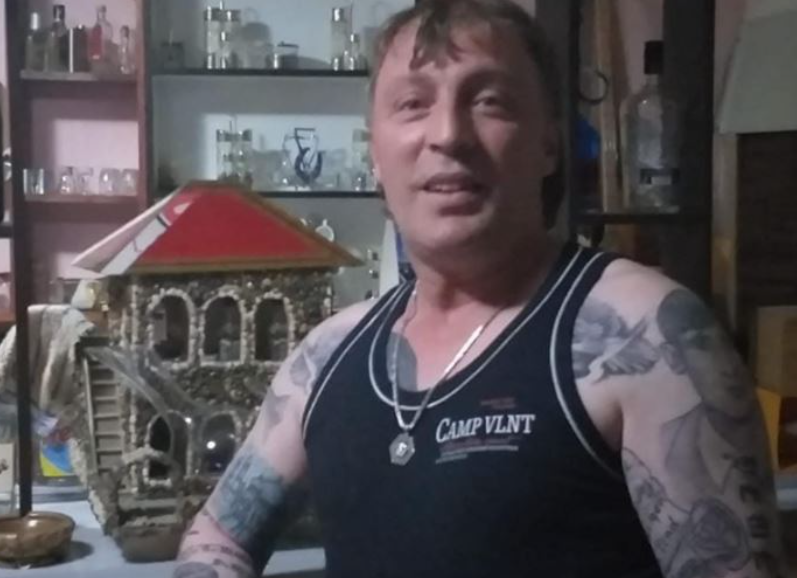 Ky është personi që tentoi t’i vras avokatin shqiptar dhe dy serbët në Deçan