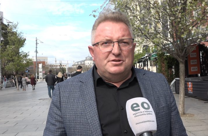 Hisen Berisha e barazon Abdixhikun me Kurtin dhe Osmanin, kërkon dorëheqjen e tij