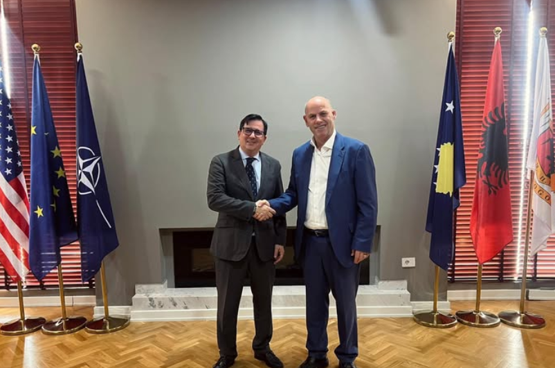 Lladrovci vlerëson vizitën e Përfaqësuesit të UNDP-së në Drenas: “Miqtë njihen në ditët e vështira”