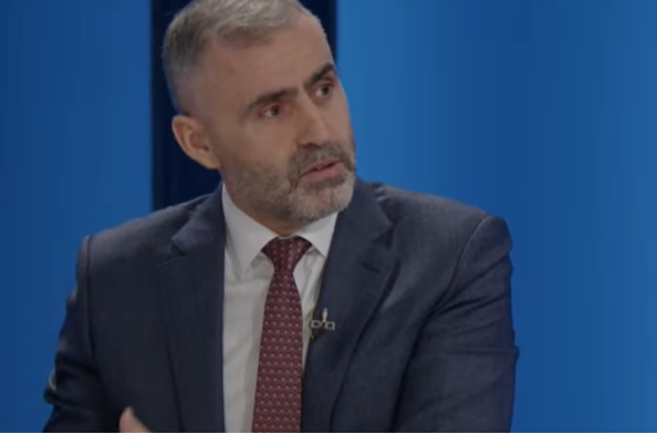 Berisha: Kthimi i të pandehurit në qeli, shkelje kushtetuese