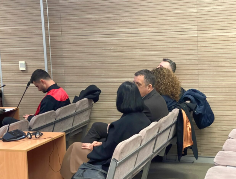 Gjykata veçon procedurën ndaj Xhelal Sveçlës në rastin e gazit lotsjellës në Kuvend