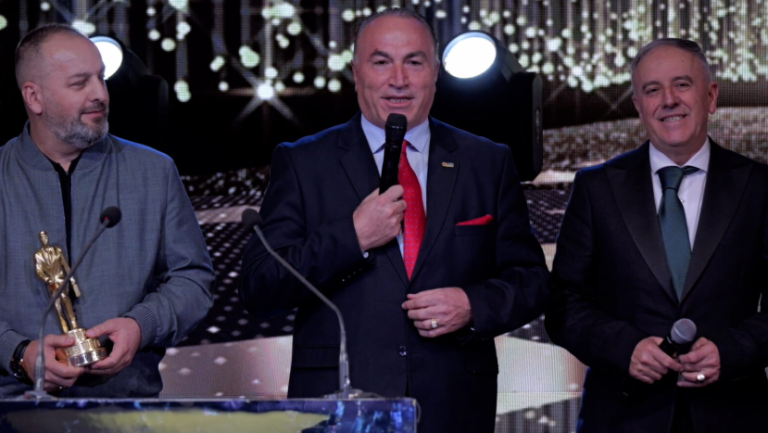 Shahini merr pjesë në gala mbrëmjen e Dhomës së Tregtisë dhe Industrisë Tiranë