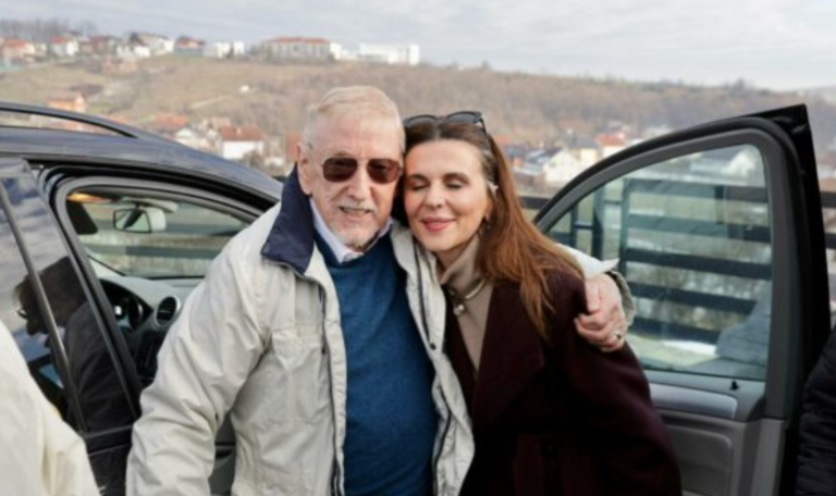 Çitaku ndan foto me William Walker në 27-vjetorin e Reçakut