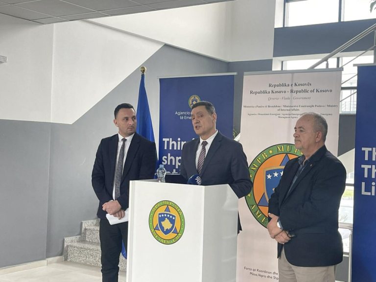 Vërshimet e janarit: AME trajtoi mbi 1,000 raste dhe evakuoi 42 persona nga zonat e rrezikuara