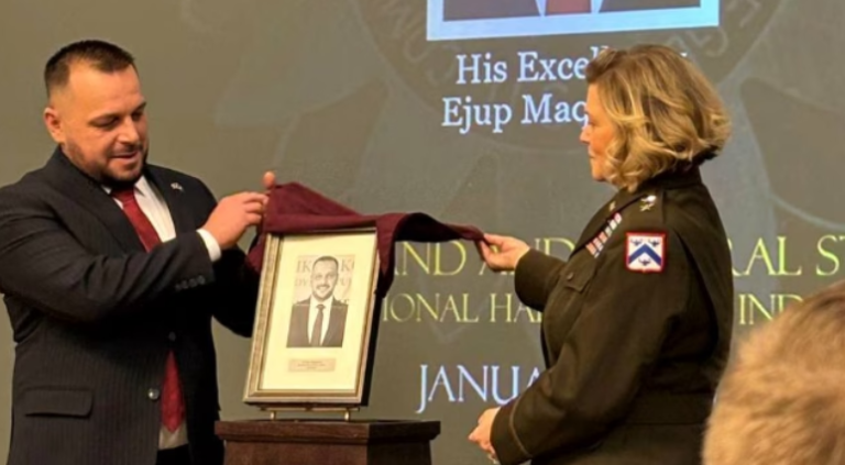 Portreti i Ejup Maqedoncit vendoset në Hall of Fame të Ushtrisë së SHBA-së