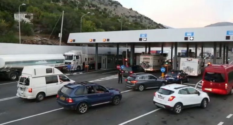 Dy persona ndalohen për kalim ilegal të kufirit në Leposaviq