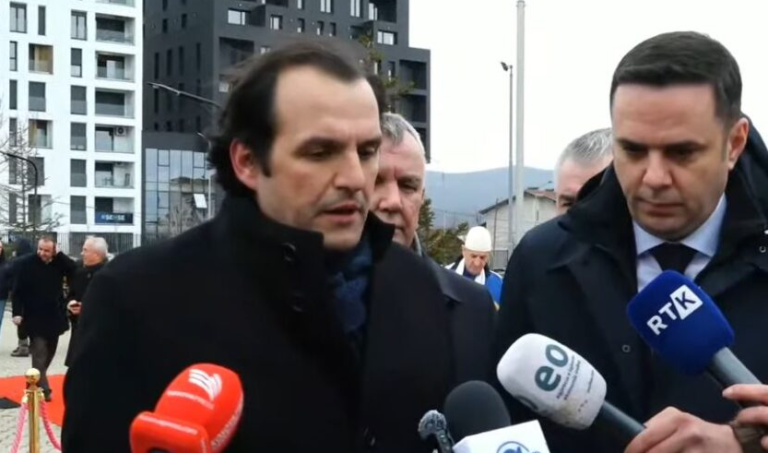 Ukë Rugova falënderon Lumir Abdixhikun për ruajtjen e trashëgimisë së Rugovës