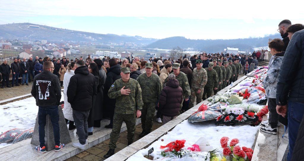 Forca e Sigurisë së Kosovës bën homazhe në Reçak