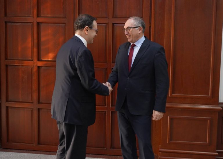 Kryetari Totaj priti ambasadorin turk, diskutohet zgjerimi i bashkëpunimit në Prizren