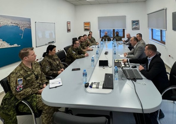 Delegacioni i KFOR-it viziton Portin e Durrësit, diskutohet bashkëpunimi logjistik