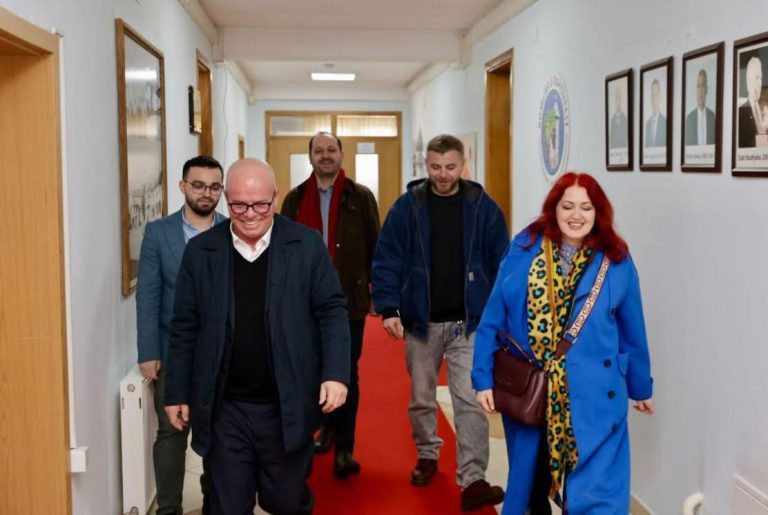  “Liria ka Emër” takon Kryetarin e Rahovecit, siguron mbështetje për Marshin qytetar “Drejtësi, jo politikë”