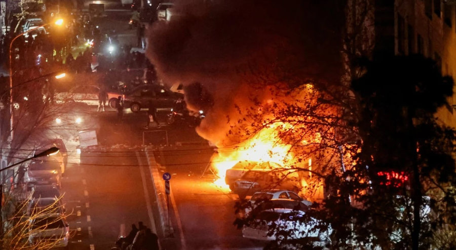 Zyrtar iranian: Mbi 5 mijë të vrarë në protestat në Iran