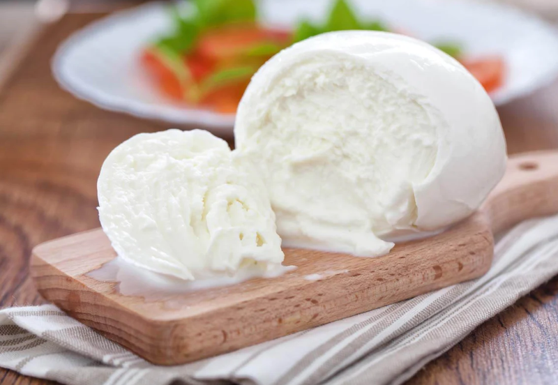 AUV izolon 15 kg djathë mozzarella të dyshuar për aflatoksinë M1