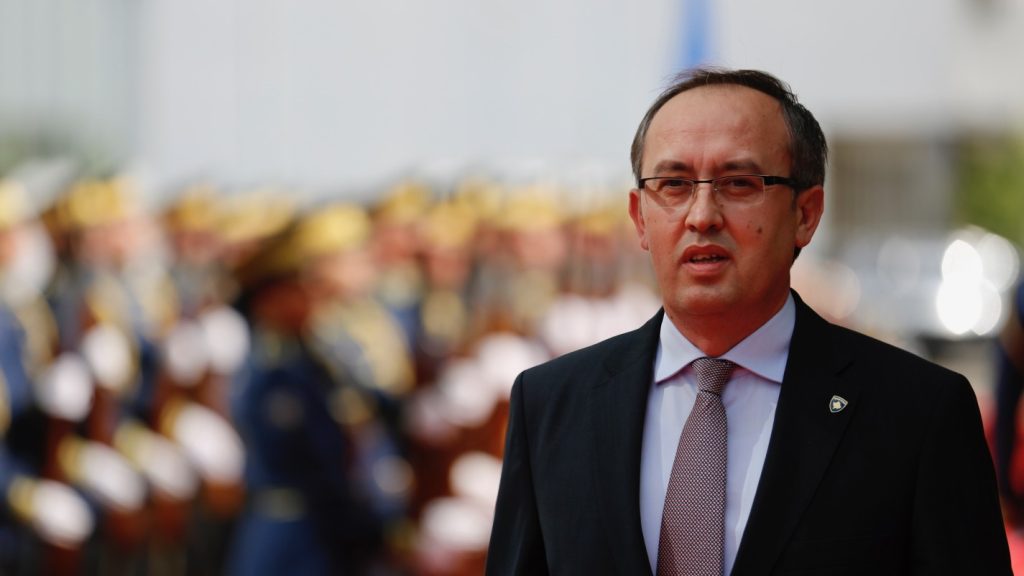 Hoti: Reduktimet e rrymës janë ndëshkim kolektiv për qytetarët