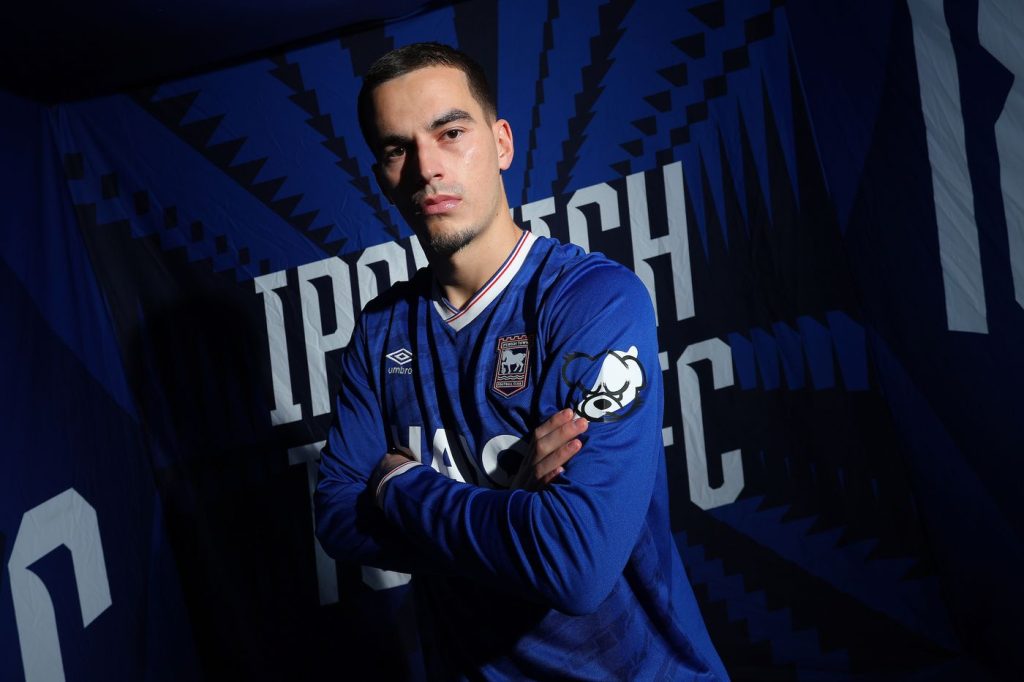 Anis Mehmeti transferohet zyrtarisht te Ipswich Town