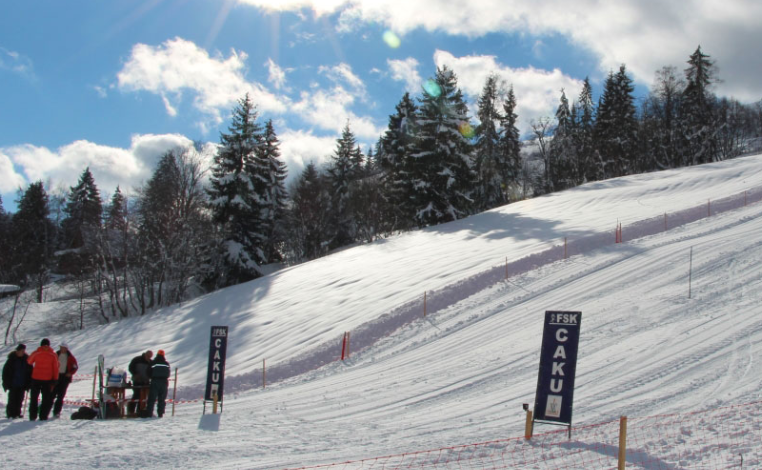 Aksident në Bogë, motor bore përplaset me shtyllë elektrike; katër të lënduar